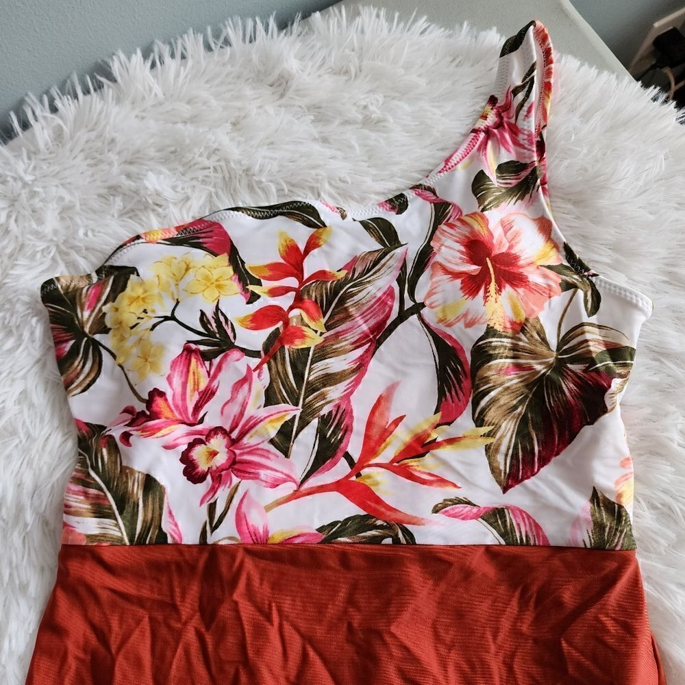 Old Navy One-Shoulder Print/Color Block One-Piece Swimsuit - Picture 10 of 11